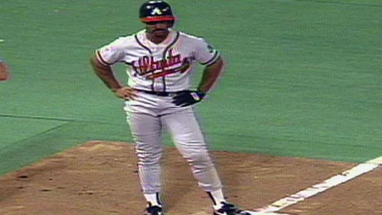 Video: 1991 WS Gm7: Smith makes mistake on basepaths