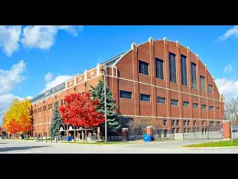 Video: Hinkle Fieldhouse: A Quick Peek at This Legendary Building