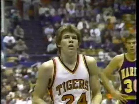 Video: Warsaw Vs Marion 1985 Simi State Rick Fox (1)