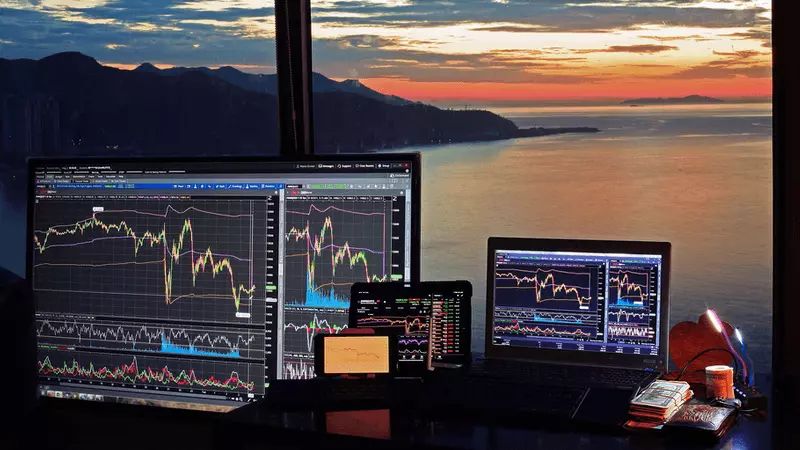 Perpetual Futures vs Prediction Markets