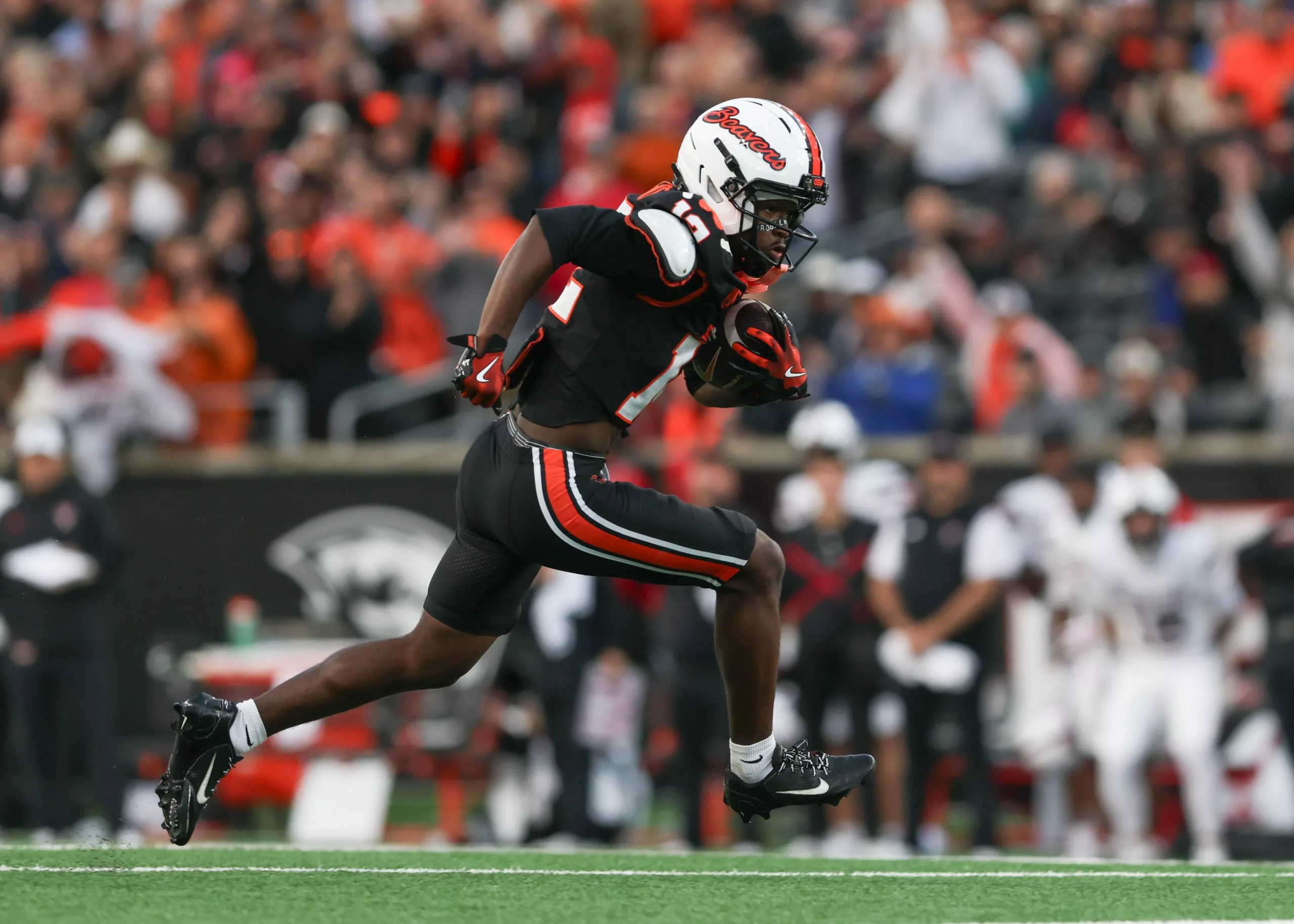 Jesse Legree Re-Signs With Oregon State for 2027